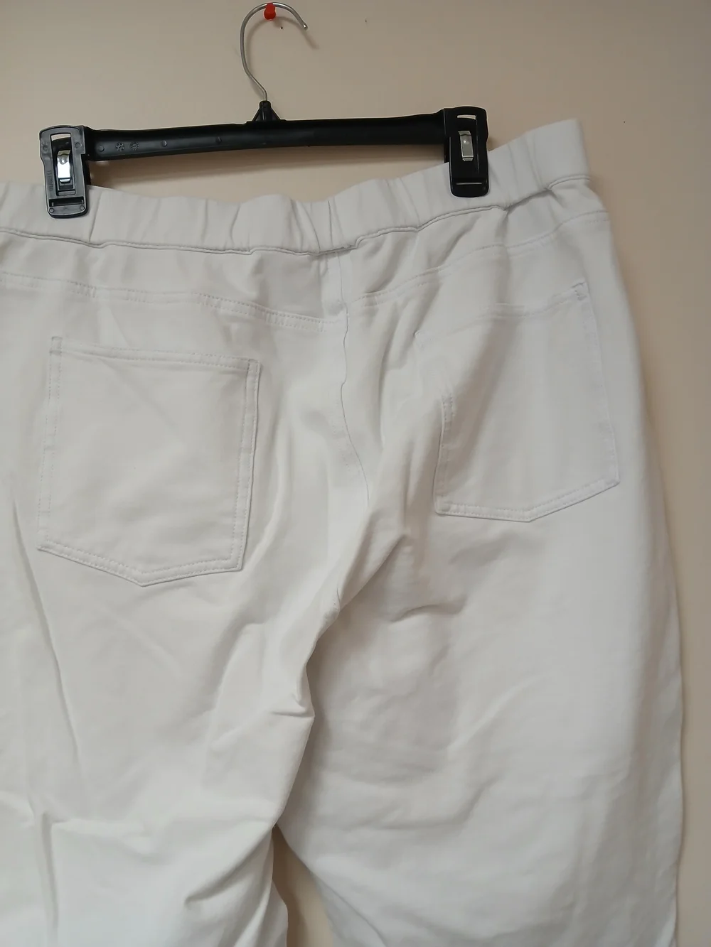 Quacker Factory White Stretch Chinos with Subtle Heart Detail